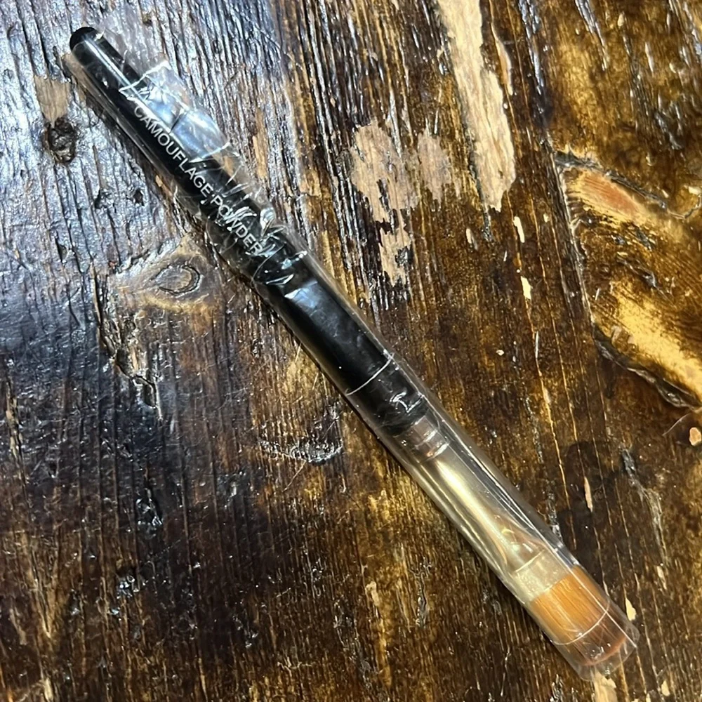 Laura Mercier camouflage powder brush, original, NWOB